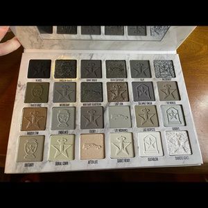 Jeffree Star Cremation Palette